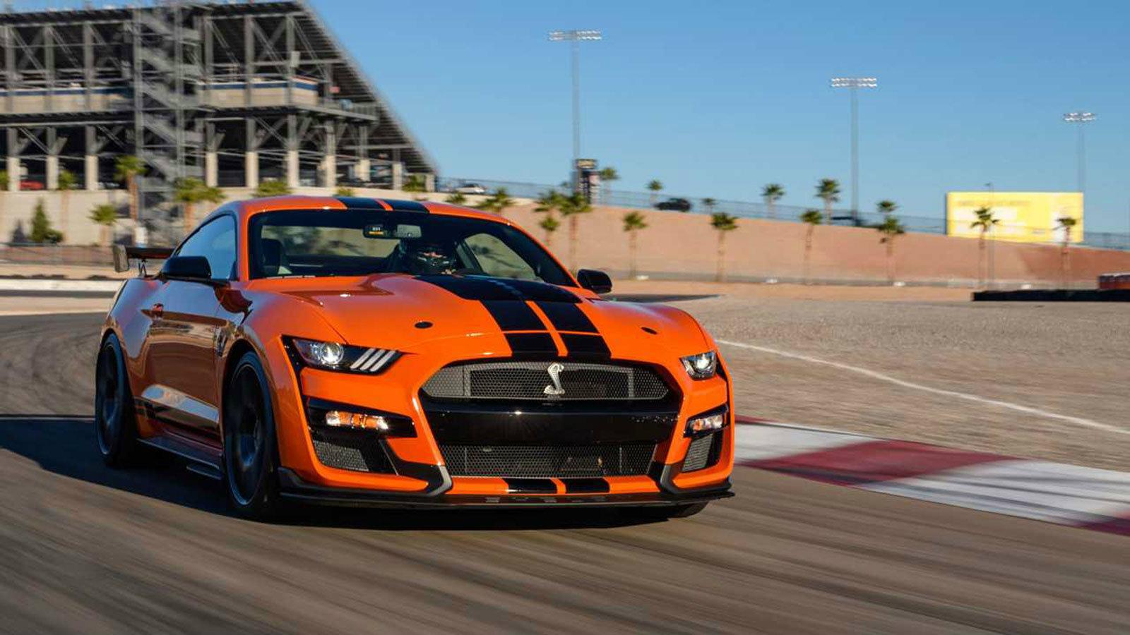 H Shelby American θα κάνει τις απαραίτητες ρυθμίσεις για να πάρει ακόμα μεγαλύτερη ισχύ από τον υπερτροφοδοτούμενο κινητήρα V8 των 5,2 λίτρων της GT50