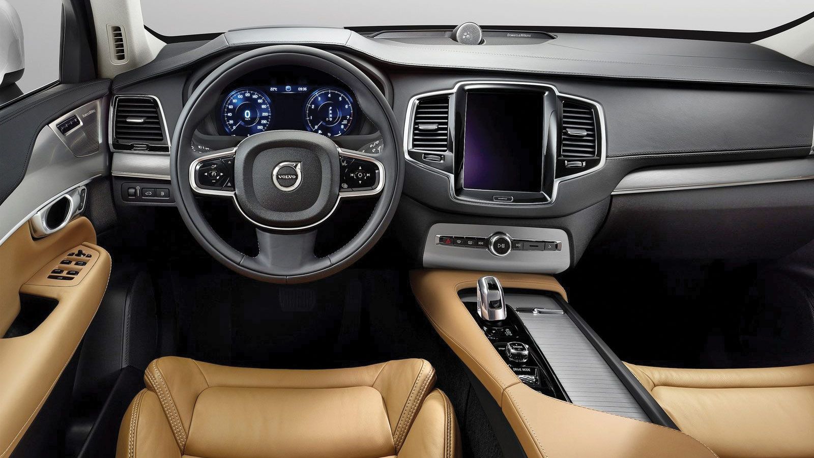Tο εσωτερικό του XC 90 δεν φαίνεται απλώς καλοφτιαγμένο και πολυτελές, αλλά δείχνει άκρως ανταγωνιστικό σε αυτό της Χ5 με εμφανή προσοχή στην κάθε λεπ