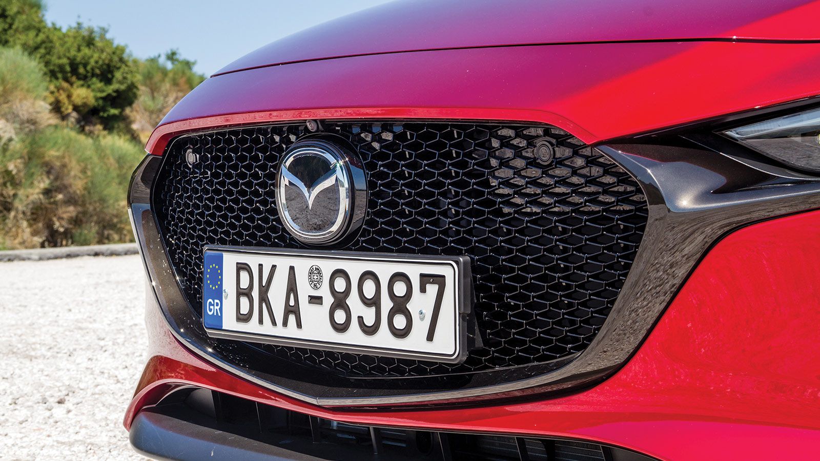 Ξεχωρίζει για την μεγάλη εμπρόσθια μάσκα και την αιχμηρή αισθητική των φωτιστικών του σωμάτων.