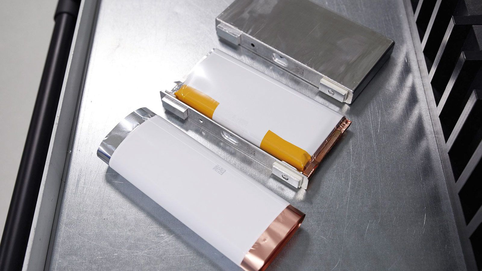 Πρωτότυπο μπαταρίας στερεάς κατάστασης της BMW.