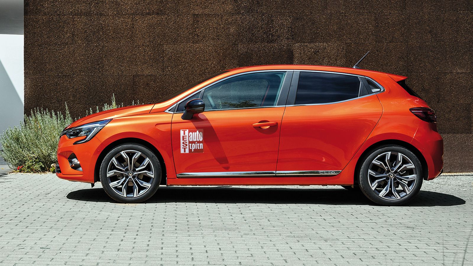 Το Renault Clio είναι το οικονομικότερο από τα 10 μοντέλα της δοκιμής με μέση κατανάλωση μόλις στα 5,8 λτ./100 χλμ. Στην επίδοση αυτή βοηθά και η λειτ