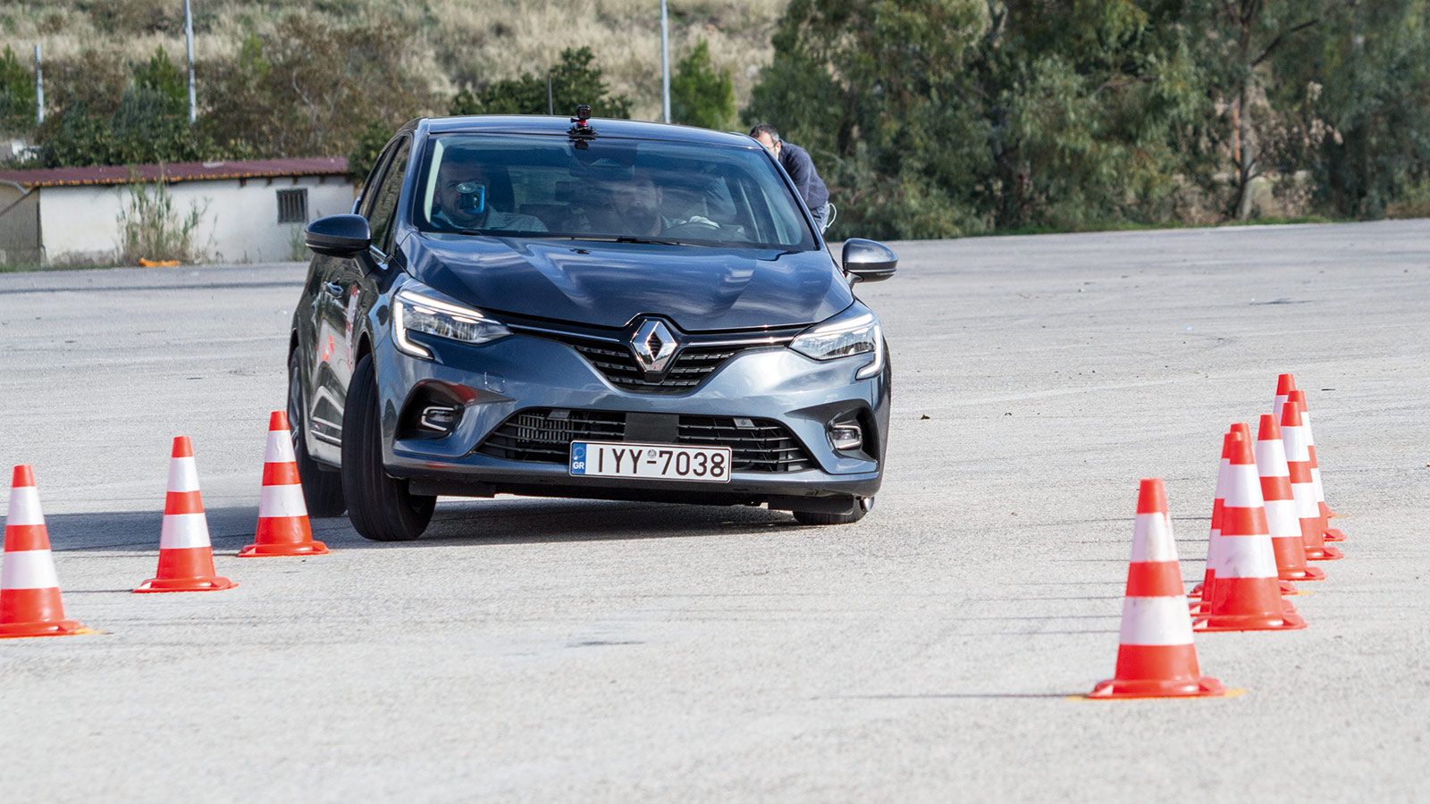 Οι κλίσεις του αμαξώματος είναι αυξημένες στην 2η αλλαγή πορείας ωστόσο δεν επηρεάζουν την διαδικασία και δεν οδηγούν σε άνοιγμα της τροχιάς του αμαξώ