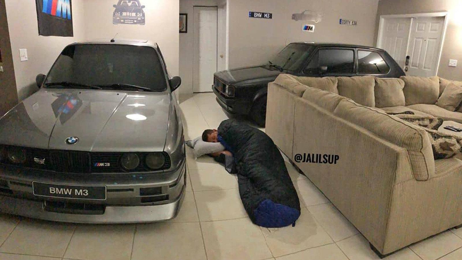 Ωραία η παρέα του...