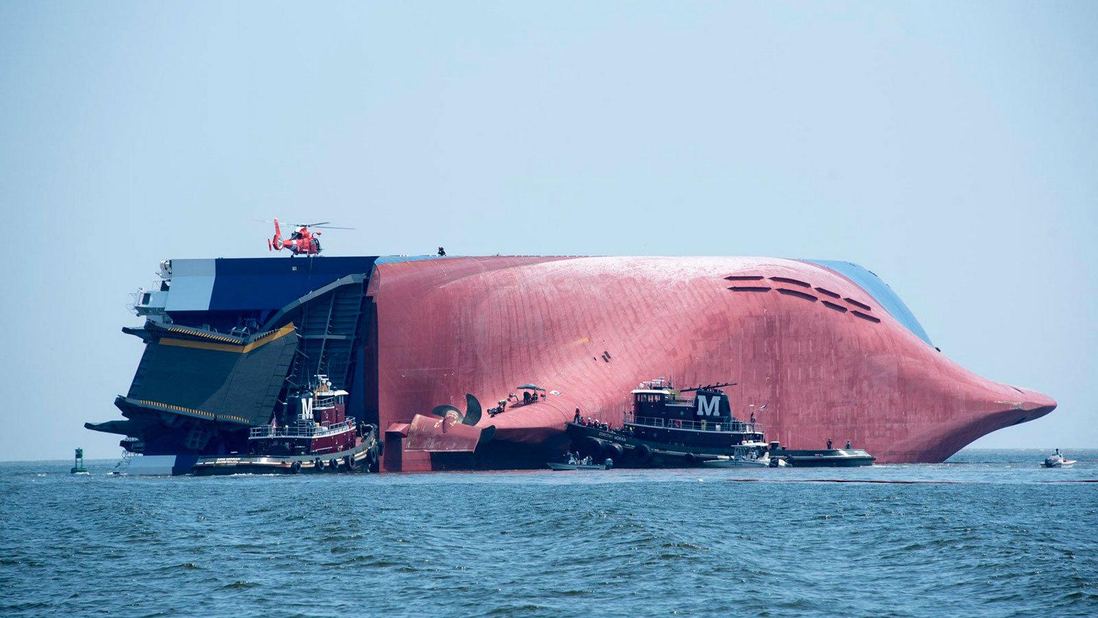 Το φορτηγό πλοίο με το όνομα M / V Golden Ray αρχικά ειπώθηκε πως μετέφερε αυτοκίνητα των Hyundai και Kia.