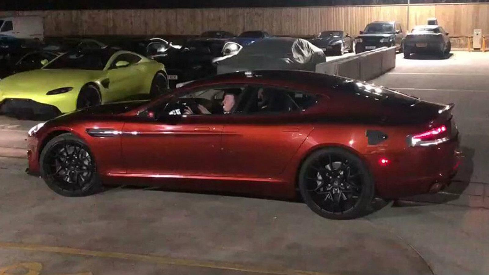 Το πρώτο ολοκληρωμένο πρωτότυπο της Aston Martin Rapide E διήνυσε τα πρώτα του μέτρα, με τη φίρμα να καταγραφεί τη στιγμή και να τη μοιράζεται με τον 