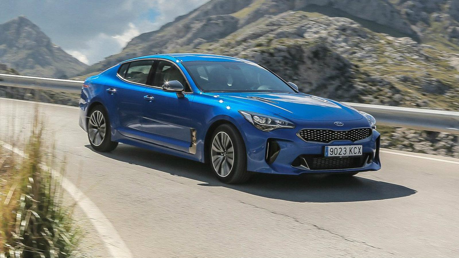 Το Stinger είναι το πρώτο sedan μοντέλο της Kia, το οποίο προσφέρεται τόσο ως πισωκίνητο όσο και με σύστημα τετρακίνησης.