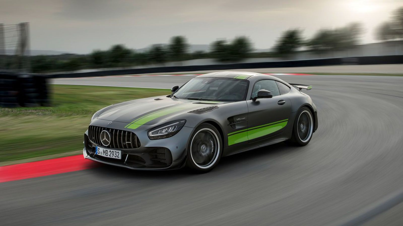Η Mercedes-Benz AMG GT R PRO.