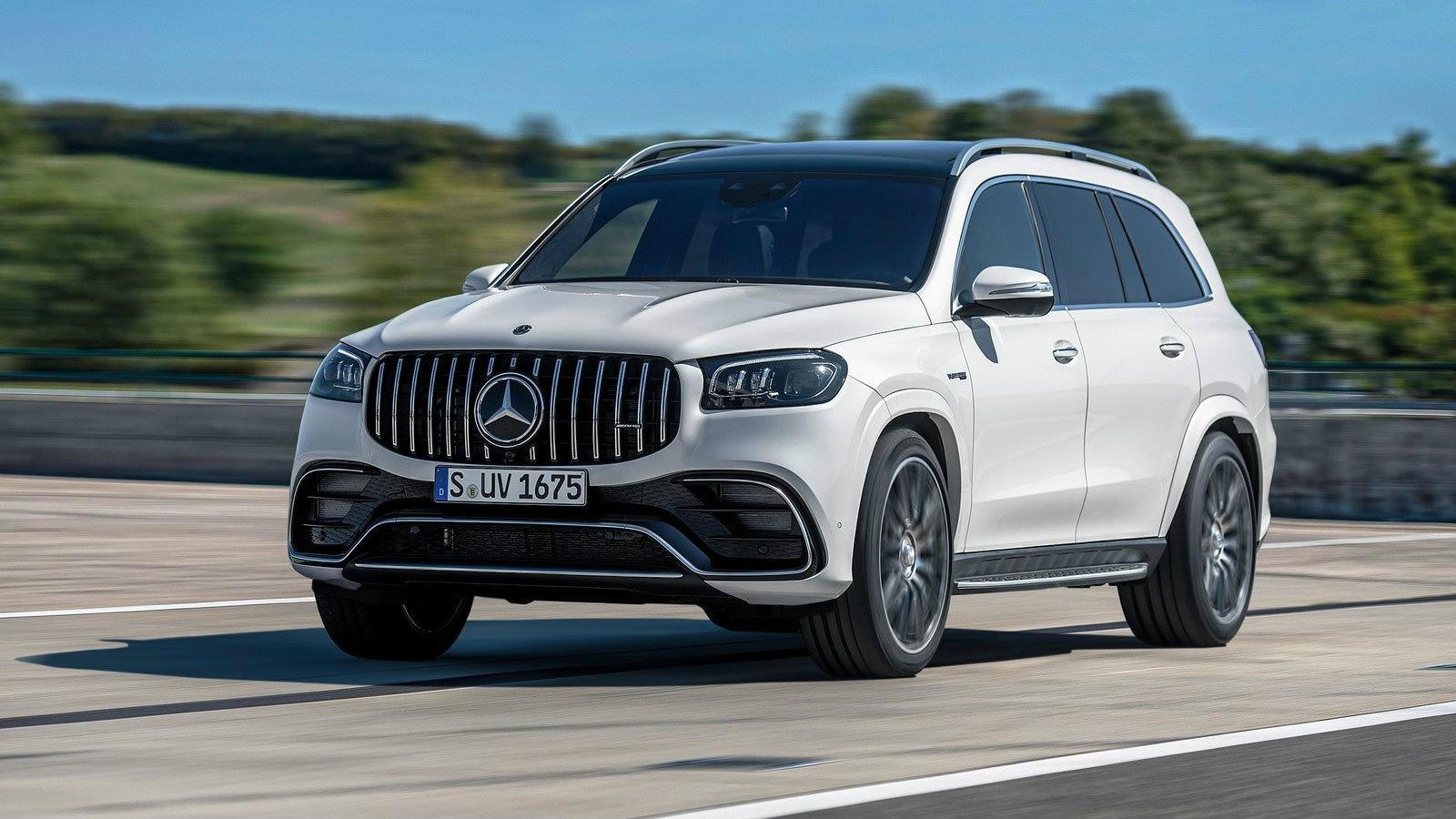 Η Mercedes-AMG εξόπλισε το θηριώδες SUV με τον V8 4,0 λίτρων twin-turbo κινητήρα.