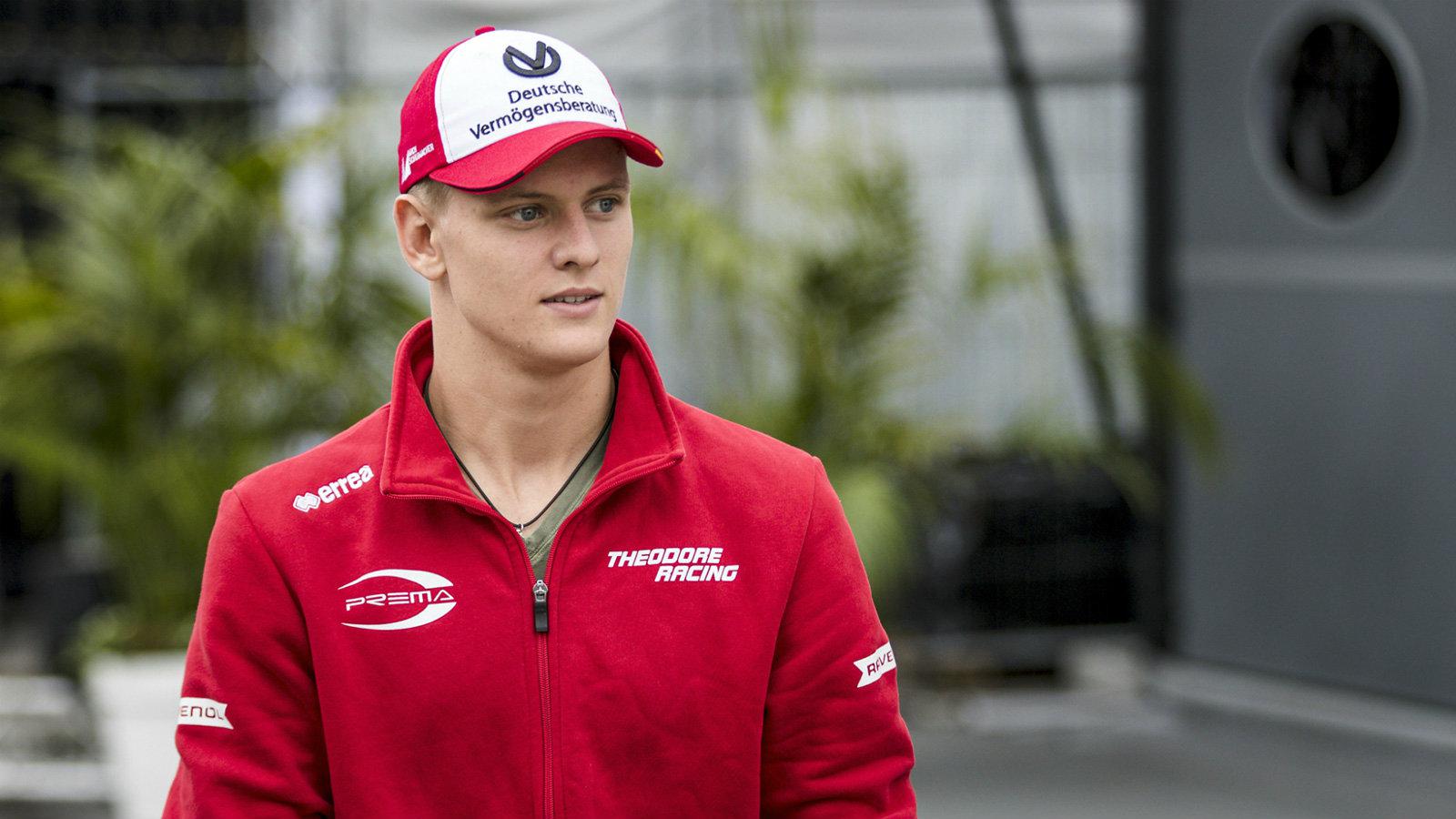 Στα χνάρια του μπαμπά του Michael Schumacher, είναι έτοιμος να βαδίσει ο γιός του γερμανού πρώην οδηγού της Ferrari, Mick Schumacher.