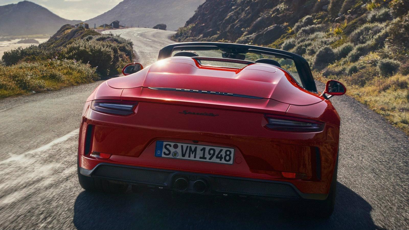 Στην εικόνα βλέπετε τη νέα Porsche 911 Speedster.