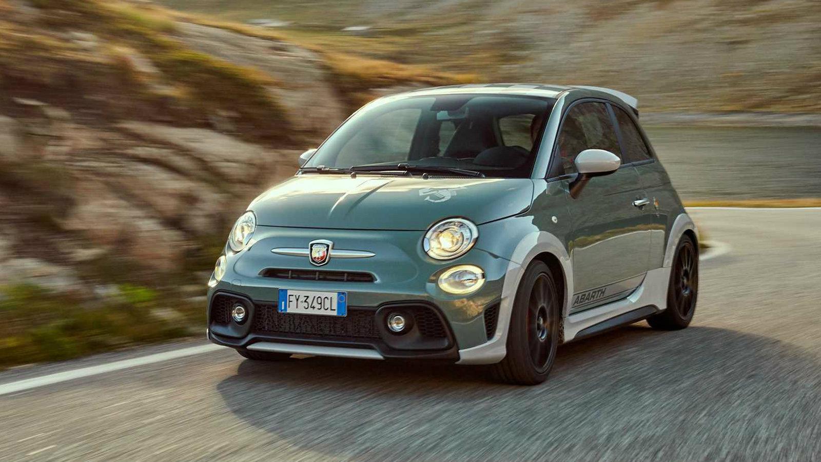 Το στιλ του Abarth 695 70° Anniversario χαρακτηρίζεται και από διαχρονικά στοιχεία της μάρκας.