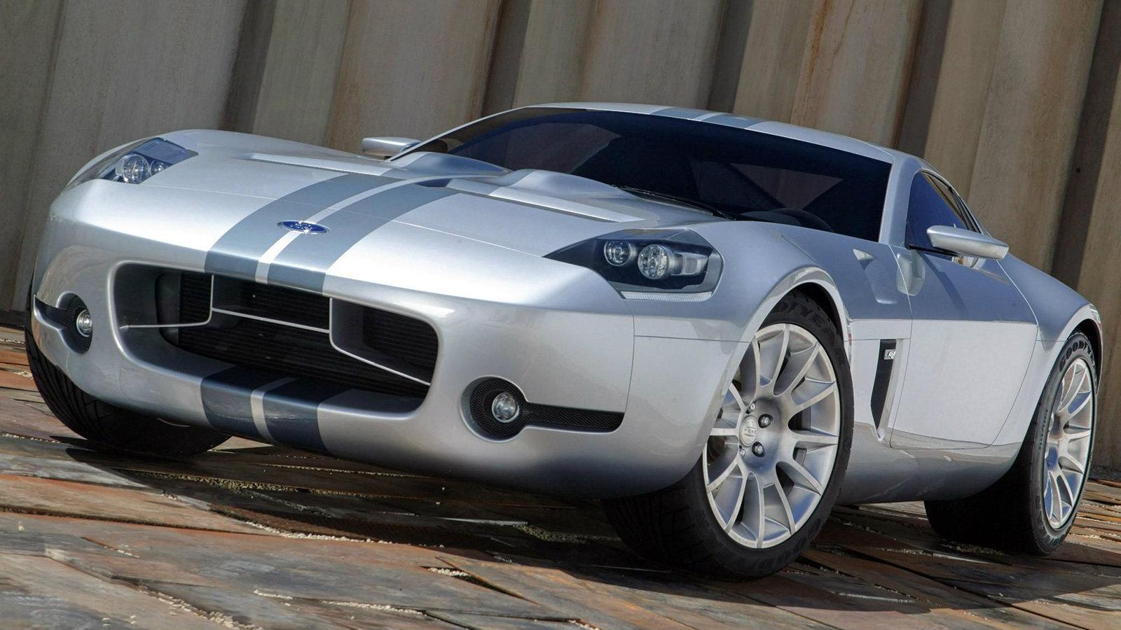 Το πρωτότυπο της Ford Shelby GR-1 έκανε την πρώτη του εμφάνιση το 2004, ωστόσο χρειάστηκε παραπάνω από μία δεκαετία για να αποφασιστεί να μπει στη γρα