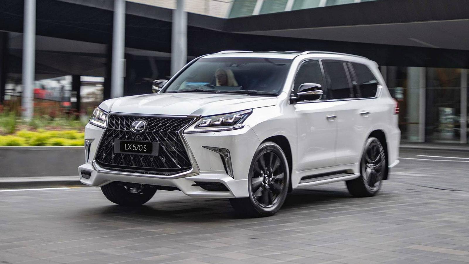 Βλέπετε το Lexus LX 570.