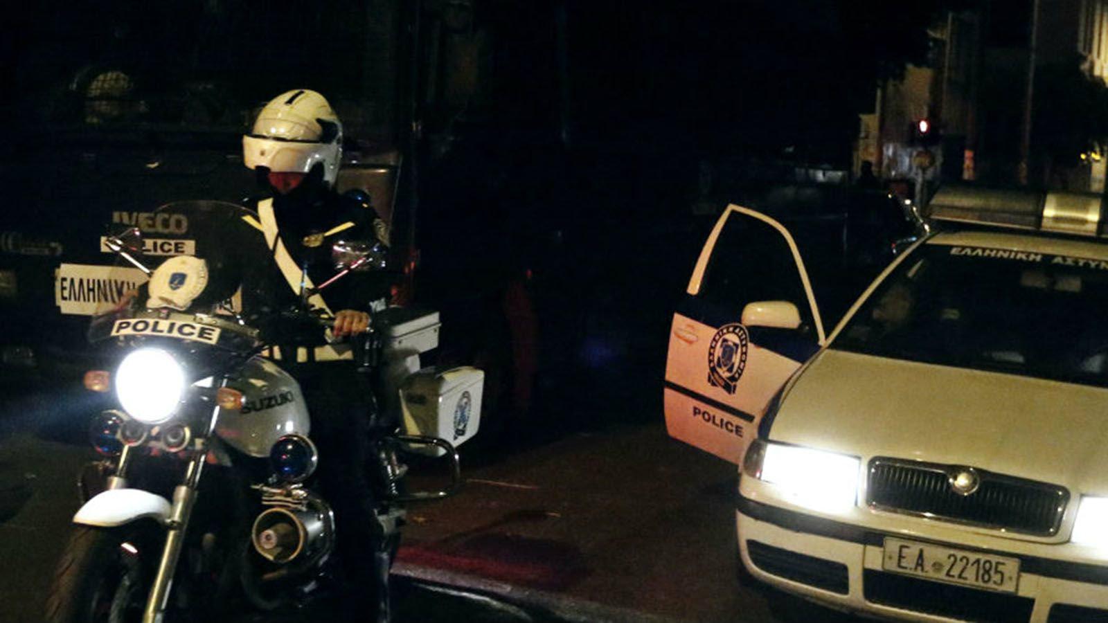 Με αμείωτο ρυθμό συνεχίζουν τους ελέγχους στην Πλατεία Λυκαβηττού οι δυνάμεις της Τροχαίας Αττικής.