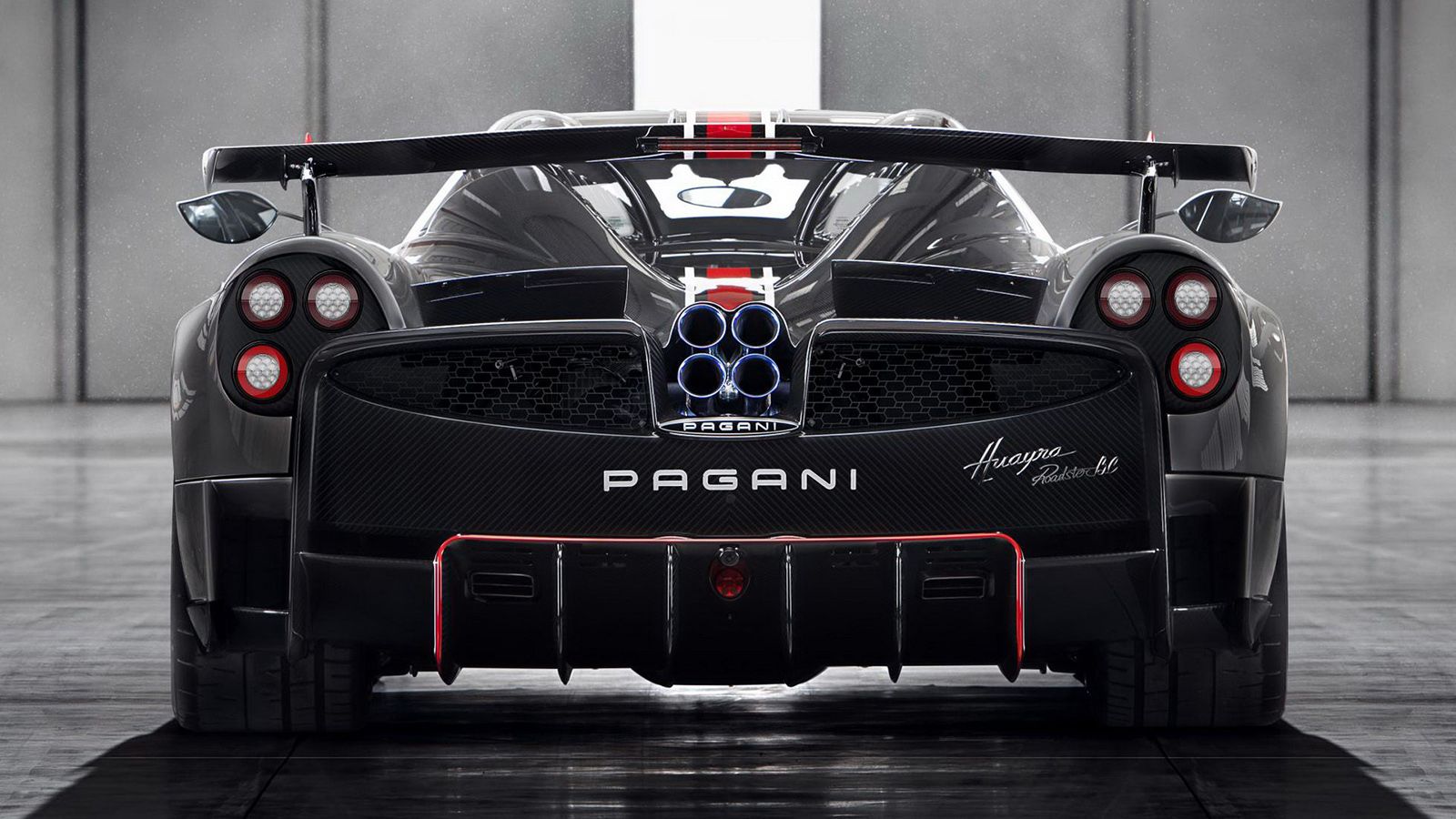 Η Huayra BC Roadster.