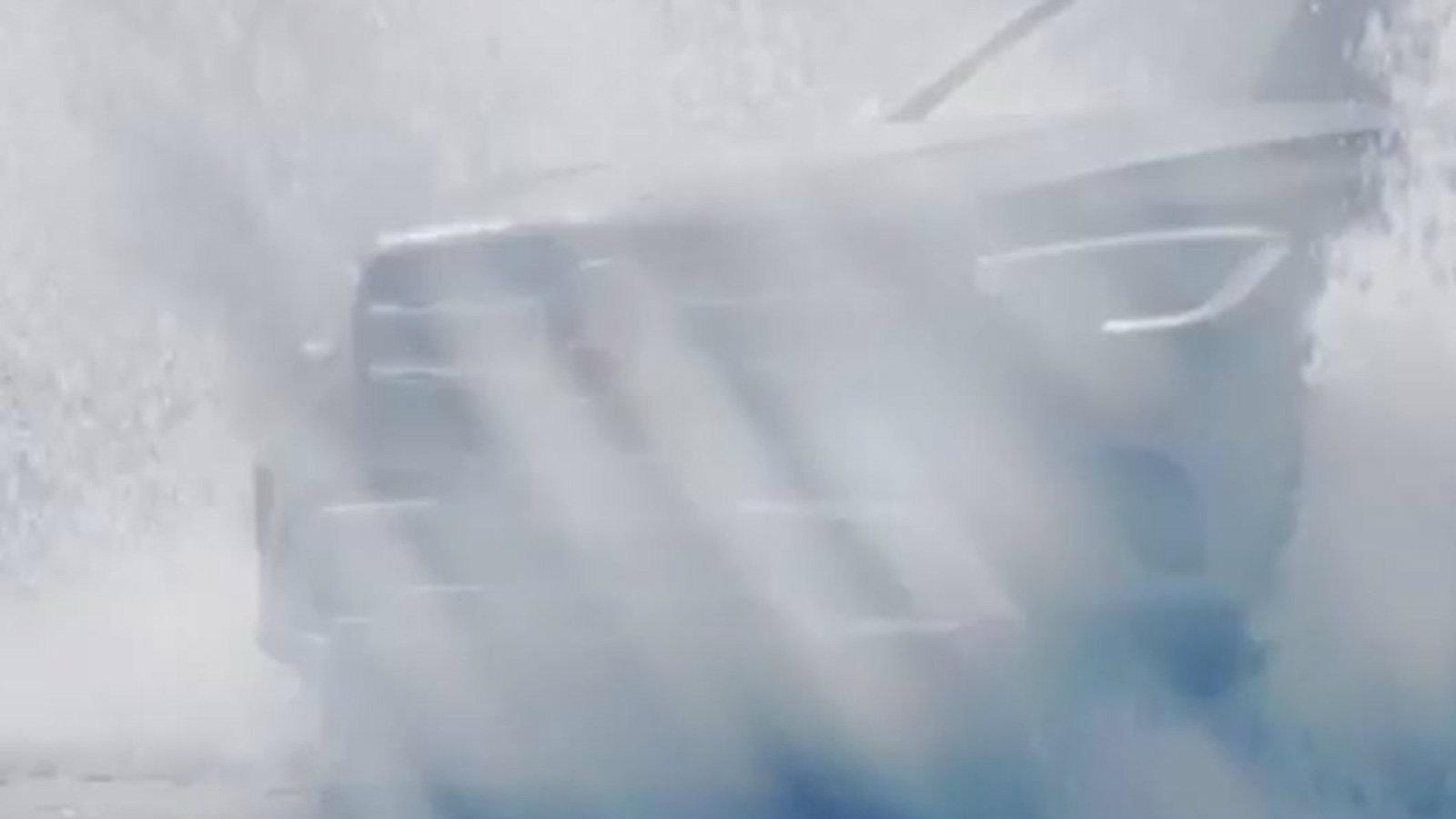 Ένα ενδιαφέρον teaser βίντεο της ανανεωμένης Mercedes-Benz GLC έδωσε στη δημοσιότητα η γερμανική εταιρεία.