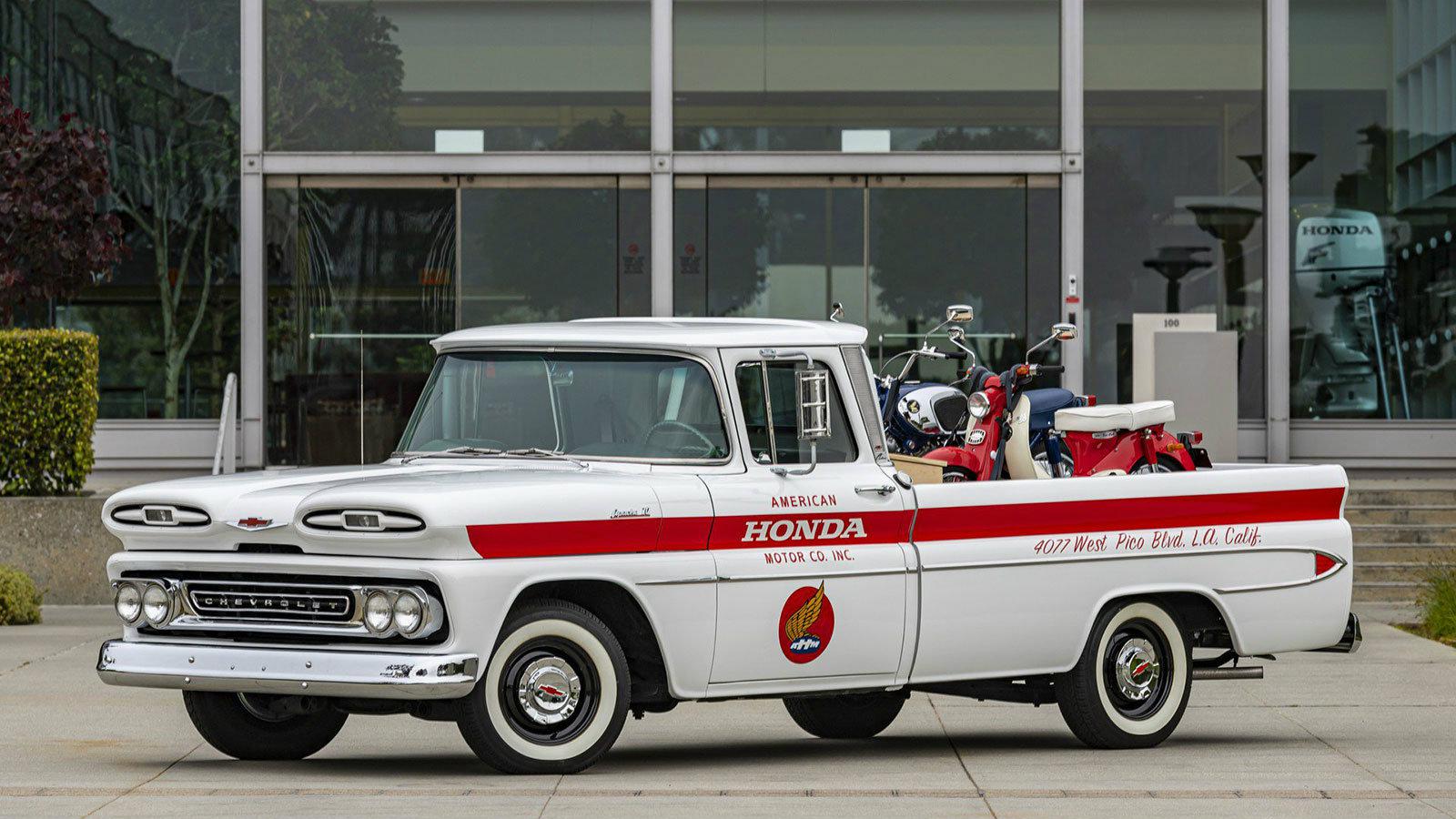 Η Honda γιορτάζει την 60η της επέτειο στην Αμερική και το κάνει αποκαλύπτοντας ένα πλήρως ανακατασκευασμένο Chevrolet Apache του 1961.