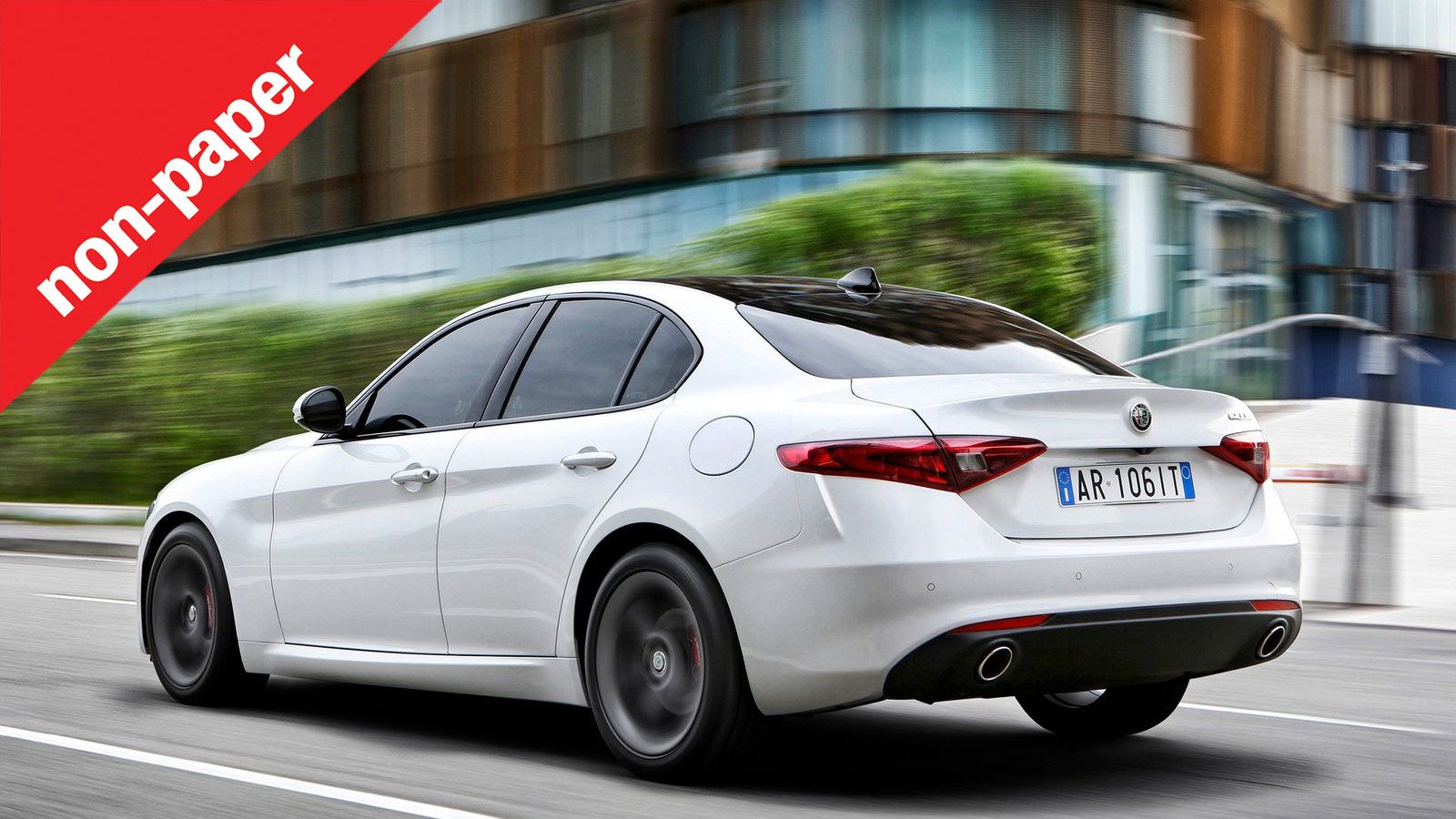 Για έναν φανατικό των ιταλικών, που έχει ξεμείνει με την Alfa 146 περιμένοντας μια προσιτή μπερλίνα και βλέπει την Giulia να τιμάται από 42.000 ευρώ, 