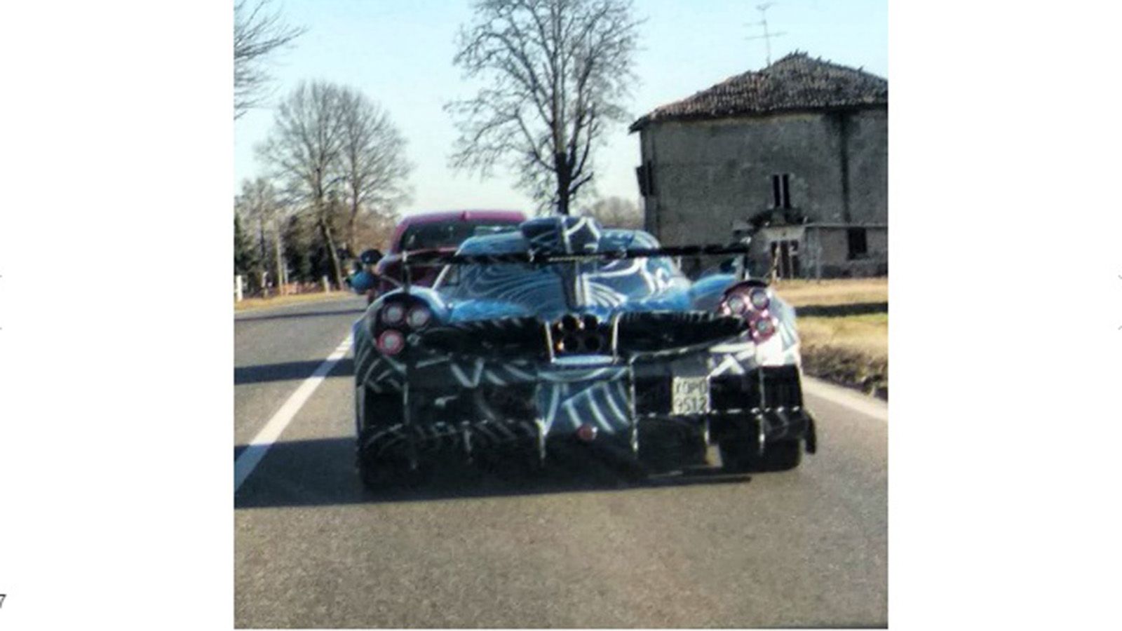 Iδού η εν λόγω φωτογραφία.