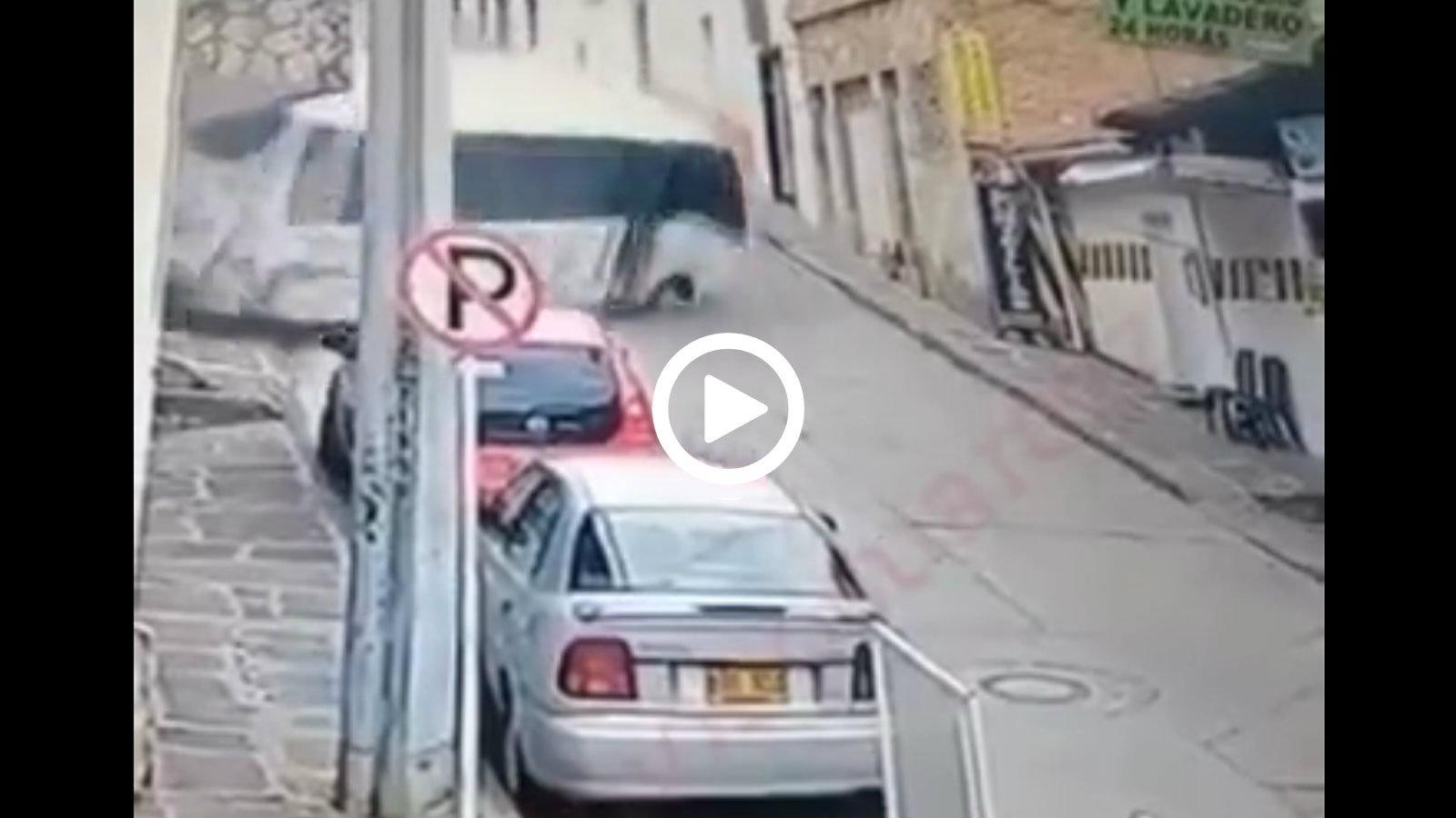 Στην κατηφόρα χωρίς φρένα με την όπισθεν