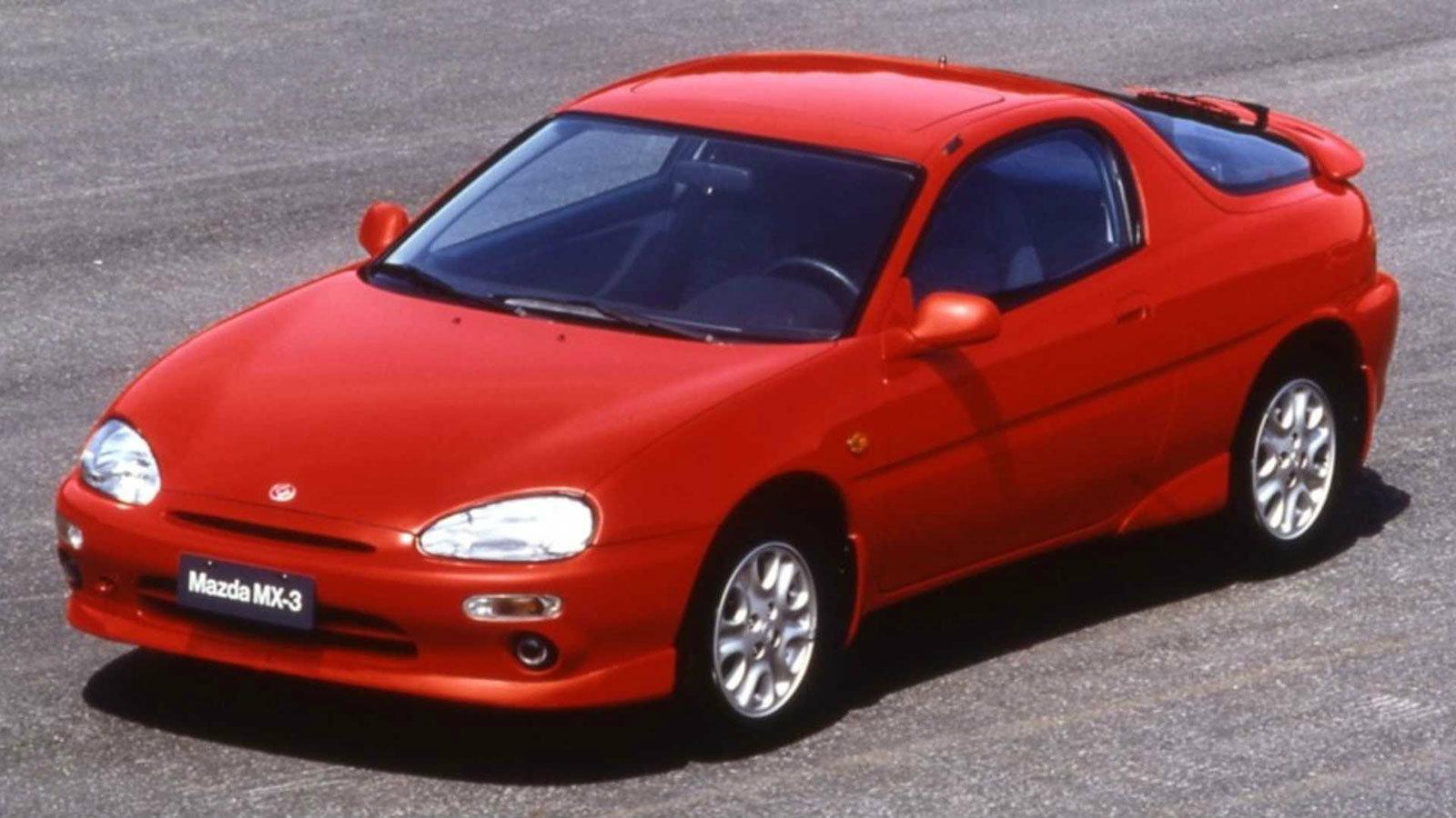 Βλέπετε το Mazda MX-3.