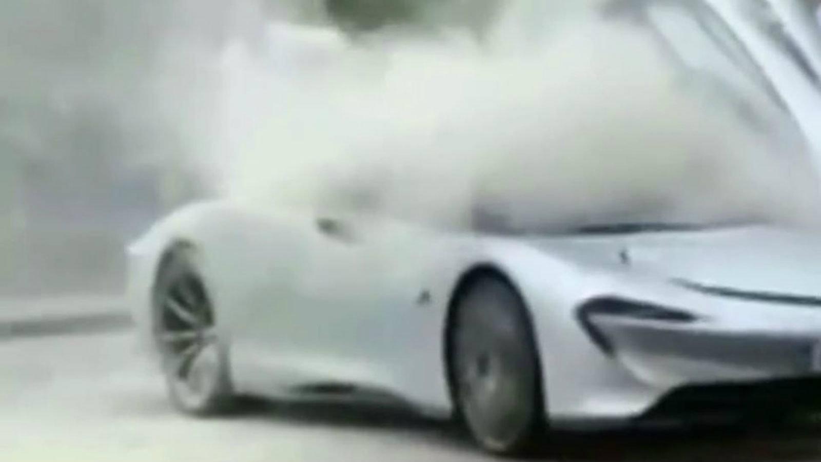 Έβγαλε καπνούς η McLaren Speedtail.
