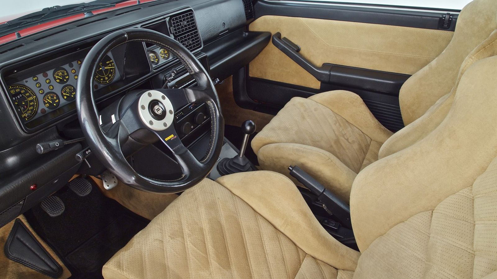 Οι εκδόσεις Evoluzione Ι και ΙΙ βγήκαν από το εργοστάσιο σε 5.619 και 4.223 αντίτυπα αντίστοιχα.