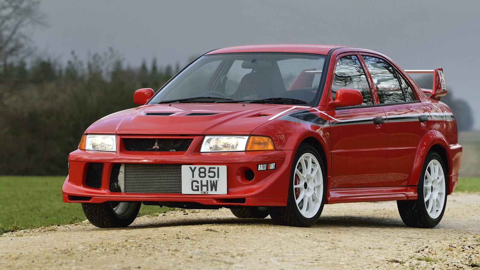 Η αγωνιστική πορεία του Lancer Evo στα χέρια του Τόμμι Μάκινεν «απογείωσαν» το μοντέλο. Ο Φινλανδός το απογείωσε και κυριολεκτικά βέβαια σε αρκετά για