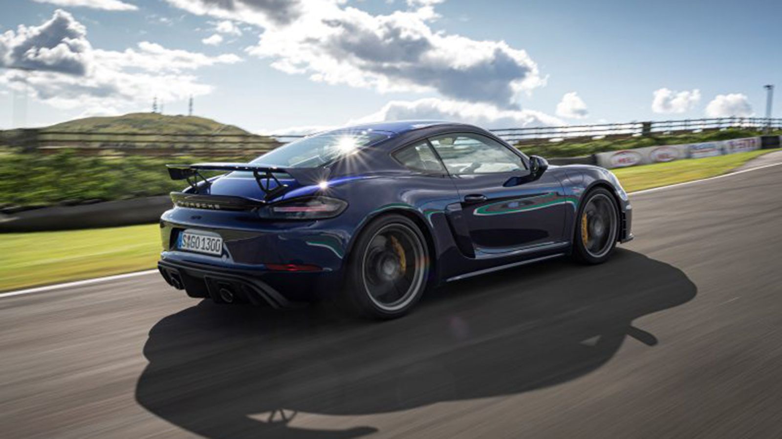 H 718 Cayman GT4.