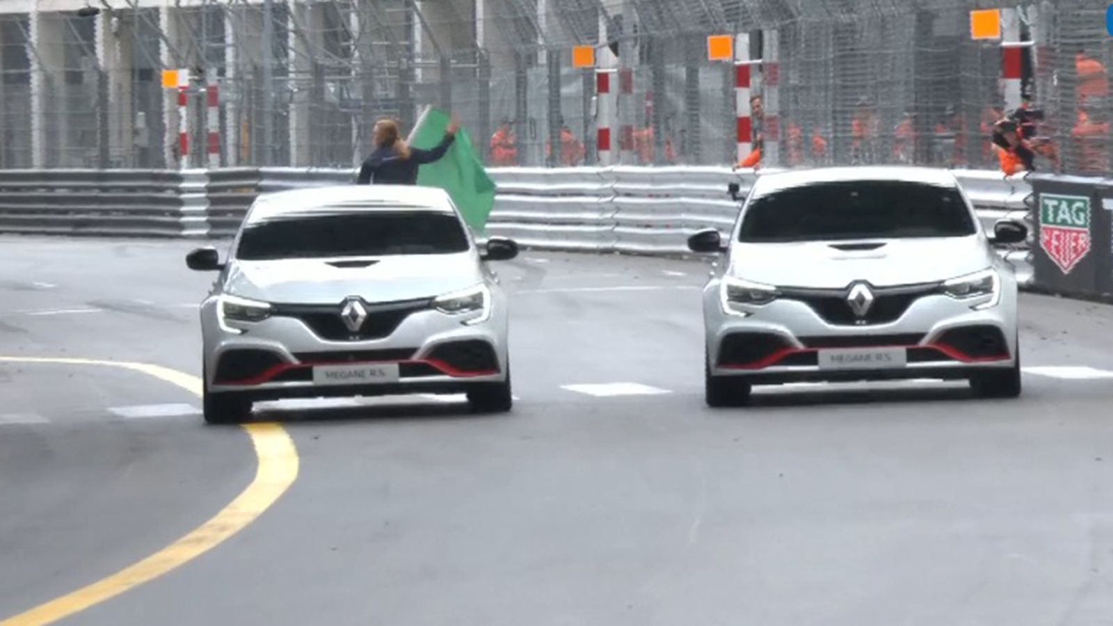 Oι οδηγοί της Renault F1 με το Μegane RS Trophy-R (+vid)