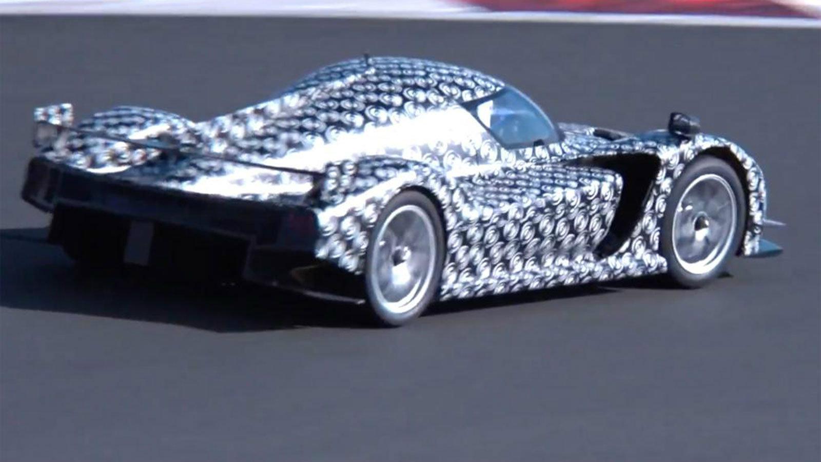 Στην πίστα Fuji Speedway και στα χέρια του CEO της Toyota, Akio Toyoda βρέθηκε το νέο hypercar, GR Super Sport.
