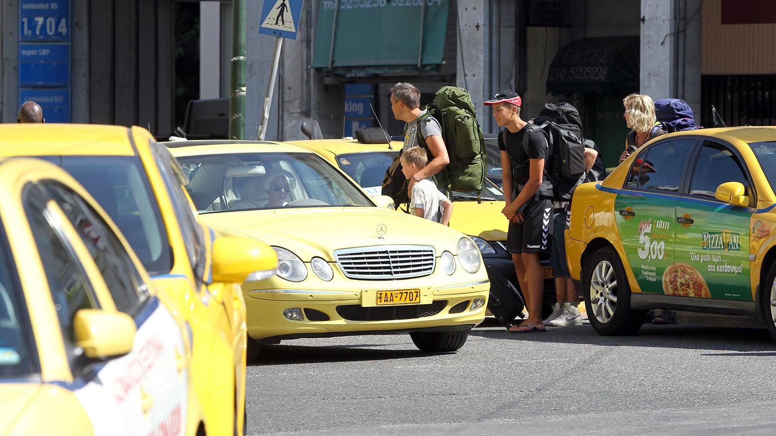 H ελληνική κυβέρνηση ξεκινά την αγορά χρονομίσθωσης για όλα τα επαγγελματικά οχήματα Δημοσίας Χρήσης.