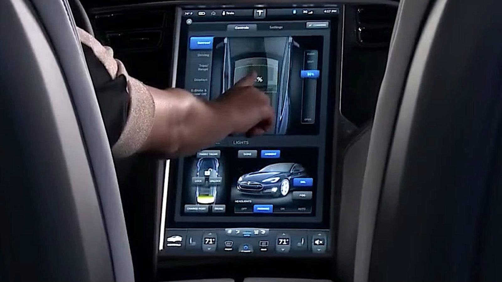 Η Tesla έχει το καλύτερο infotainment σύμφωνα με την Consumer Reports.