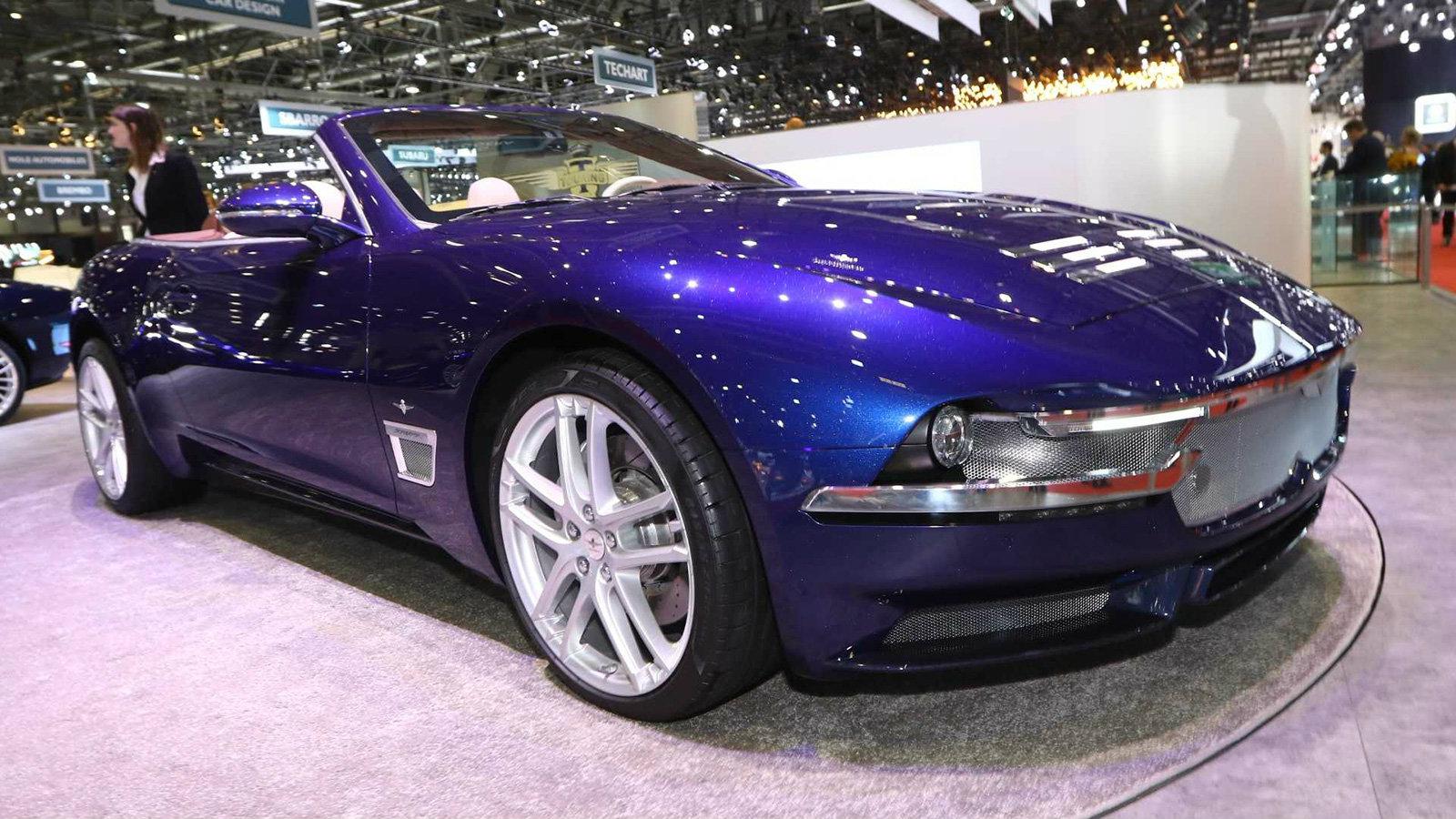 Η Touring Superleggera επέστρεψε στο Σαλόνι Αυτοκινήτου της Γενεύης αποκαλύπτοντας το Sciadipersia Cabriolet, που έρχεται για να ενσωματωθεί στη γκάμα