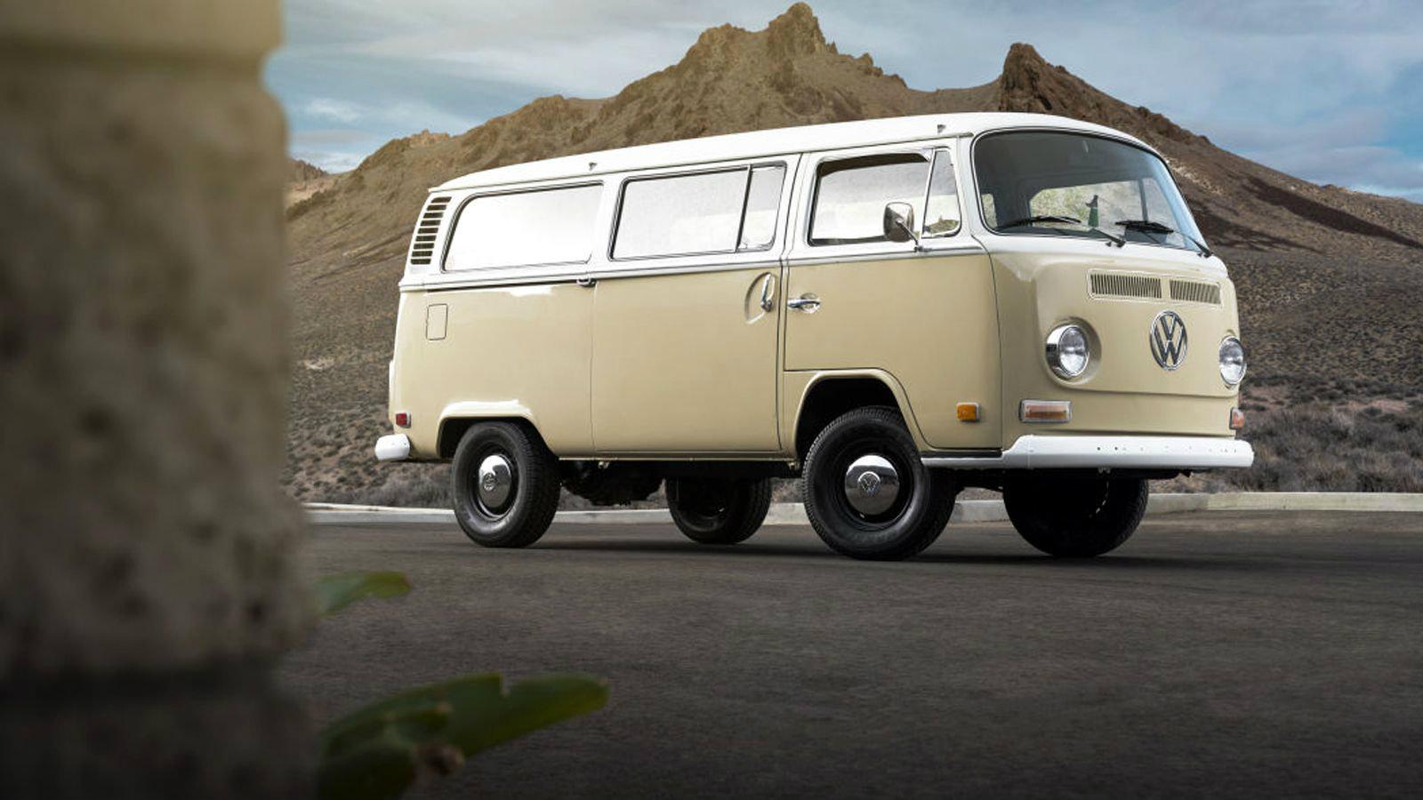 Το συγκεκριμένο VW T2 Bus του 1972, πιο γνωστό και ως «Bulli», διατηρείται σε εξαιρετική κατάσταση.