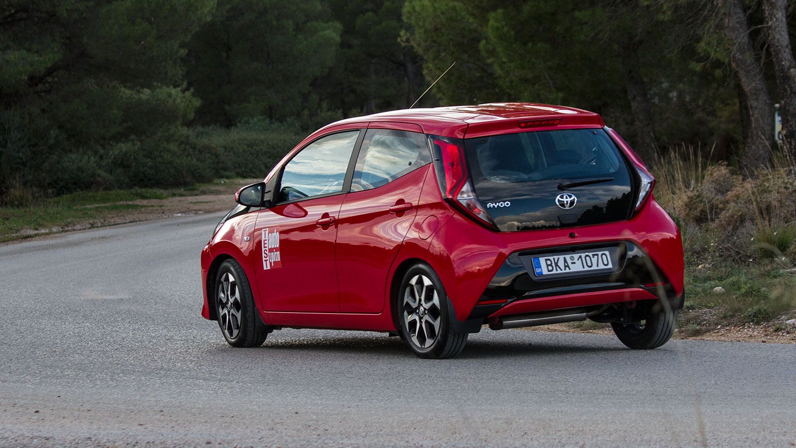 Ευχάριστο και ευκολοδήγητο είναι το Toyota Aygo στο δρόμο, προσφέροντας και ωραία αίσθηση σε συνθήκες που δεν ταιριάζουν ωστόσο με τον αστικό χαρακτήρ