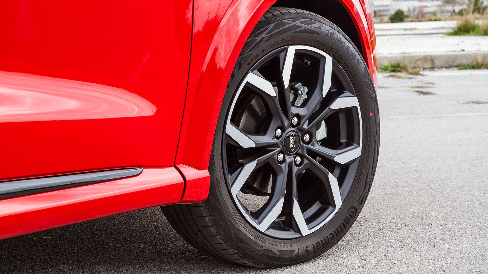 Ford Puma mild hybrid Vs Hyundai Kona hybrid