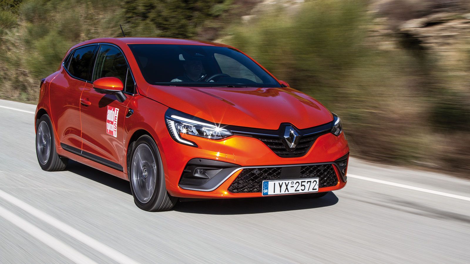To Renault Clio 1,3 ΤCe των 130 ίππων τιμά το πακέτο RS-Line, που «φορά» σημειώνοντας ένα εξαιρετικό χρόνο στο 0-100 (8,5 δλ.), που κάποια χρόνια πριν