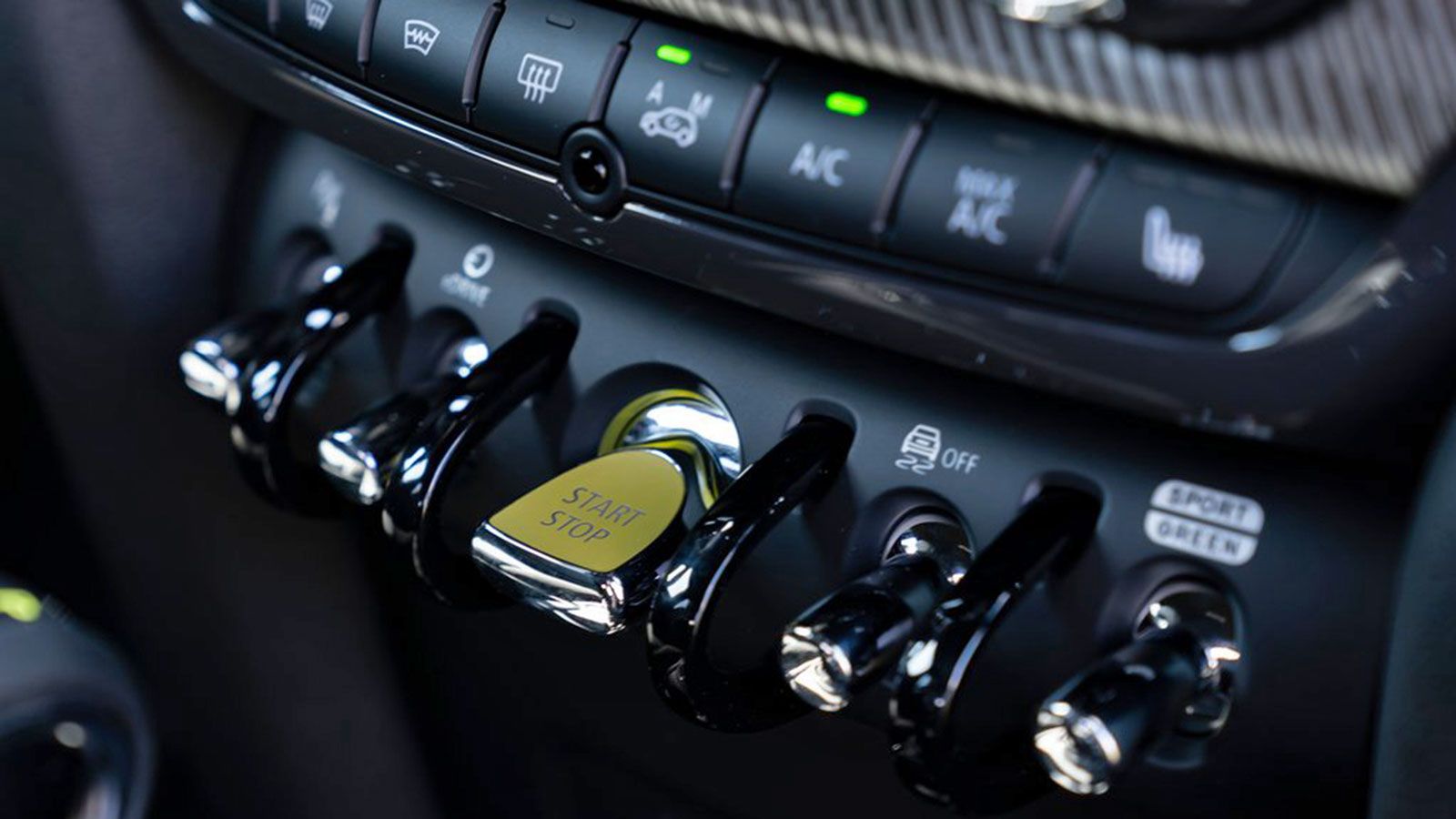 Peugeot 2008 Vs MINI Countryman 