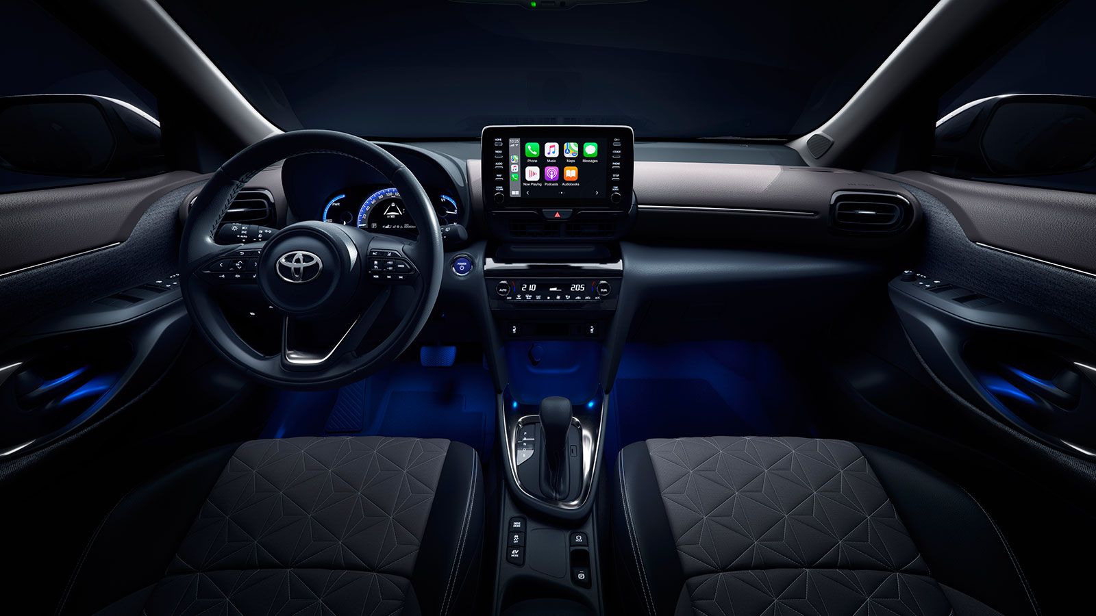Το εσωτερικό του νέου Yaris Cross βασίζεται στο αντίστοιχο του νέου Yaris και όπως και το C-HR συνδυάζει την μοντέρνα εικόνα με καλή ποιότητα κατασκευ
