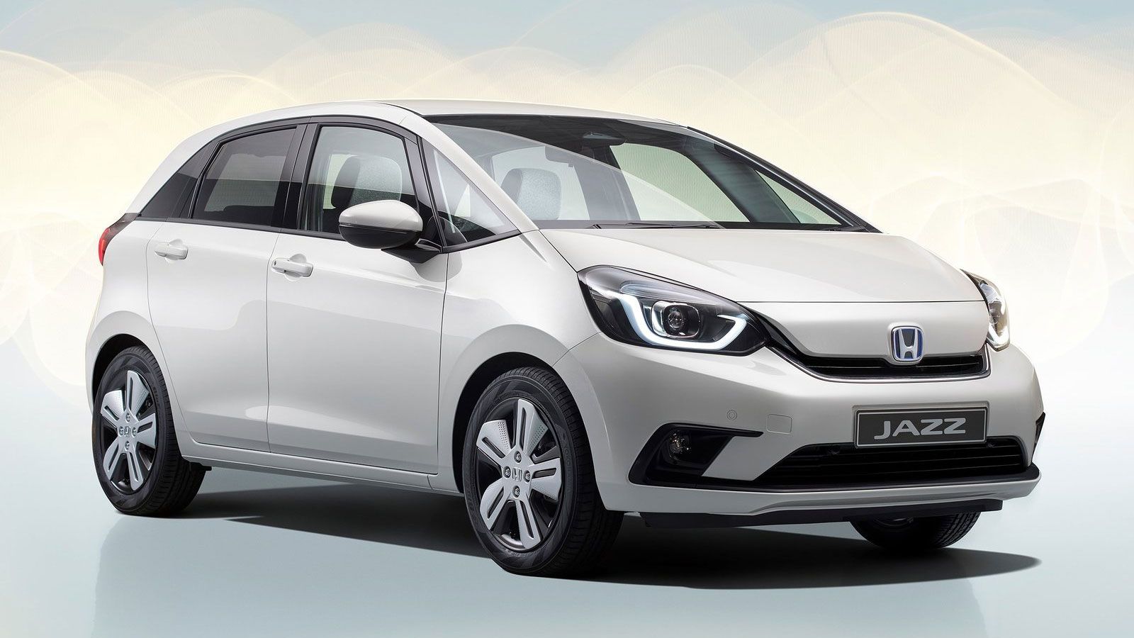 Τα αυτοφορτιζόμενα Renault Clio E-Tech και Honda Jazz hybrid θα αποτελέσουν τους βασικούς αντιπάλους του Yaris Hybrid.