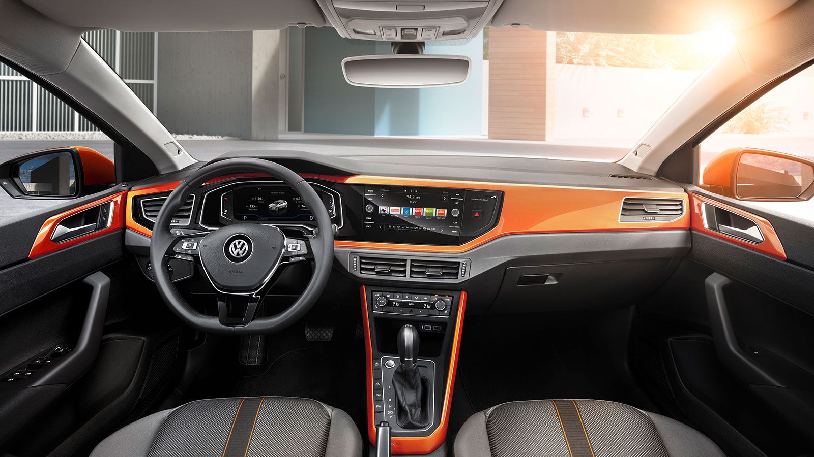 VW Polo - Το εσωτερικό του VW 
Polo είναι κορυφαίο σε ποιότητα και συναρμογή ενώ εκφράζει και εκείνο σύγχρονο διάκοσμο.
