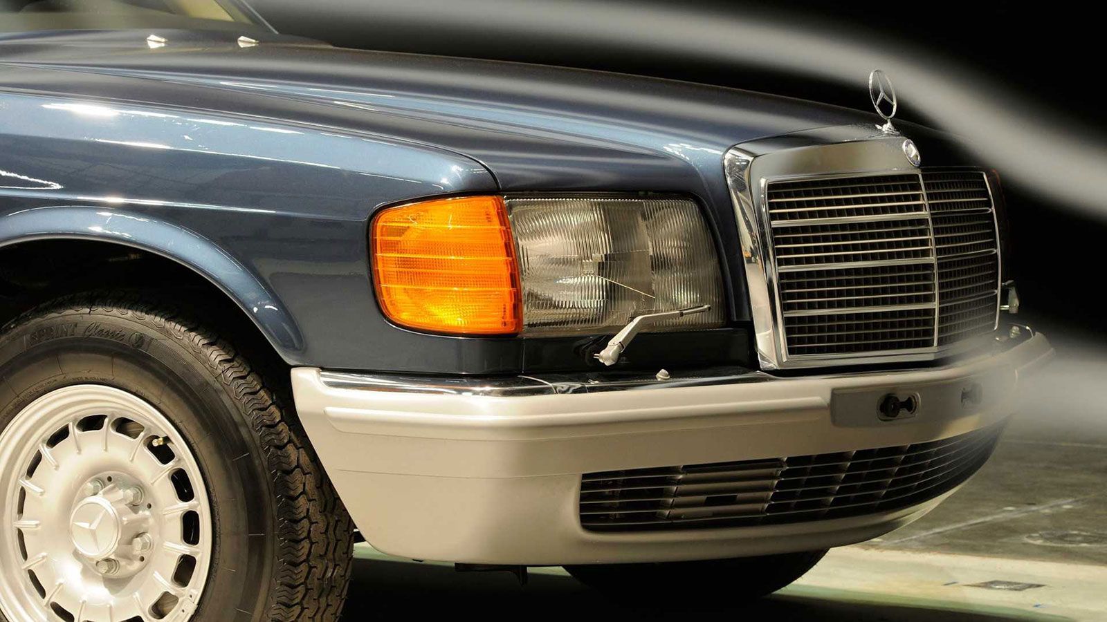 Η S-Class W126 διακρίθηκε και για τις εξαιρετικές αεροδυναμικές της επιδόσεις. Κατάφερε να πετύχει συντελεστή οπισθέλκουσας Cd=0,37, νούμερο που είναι