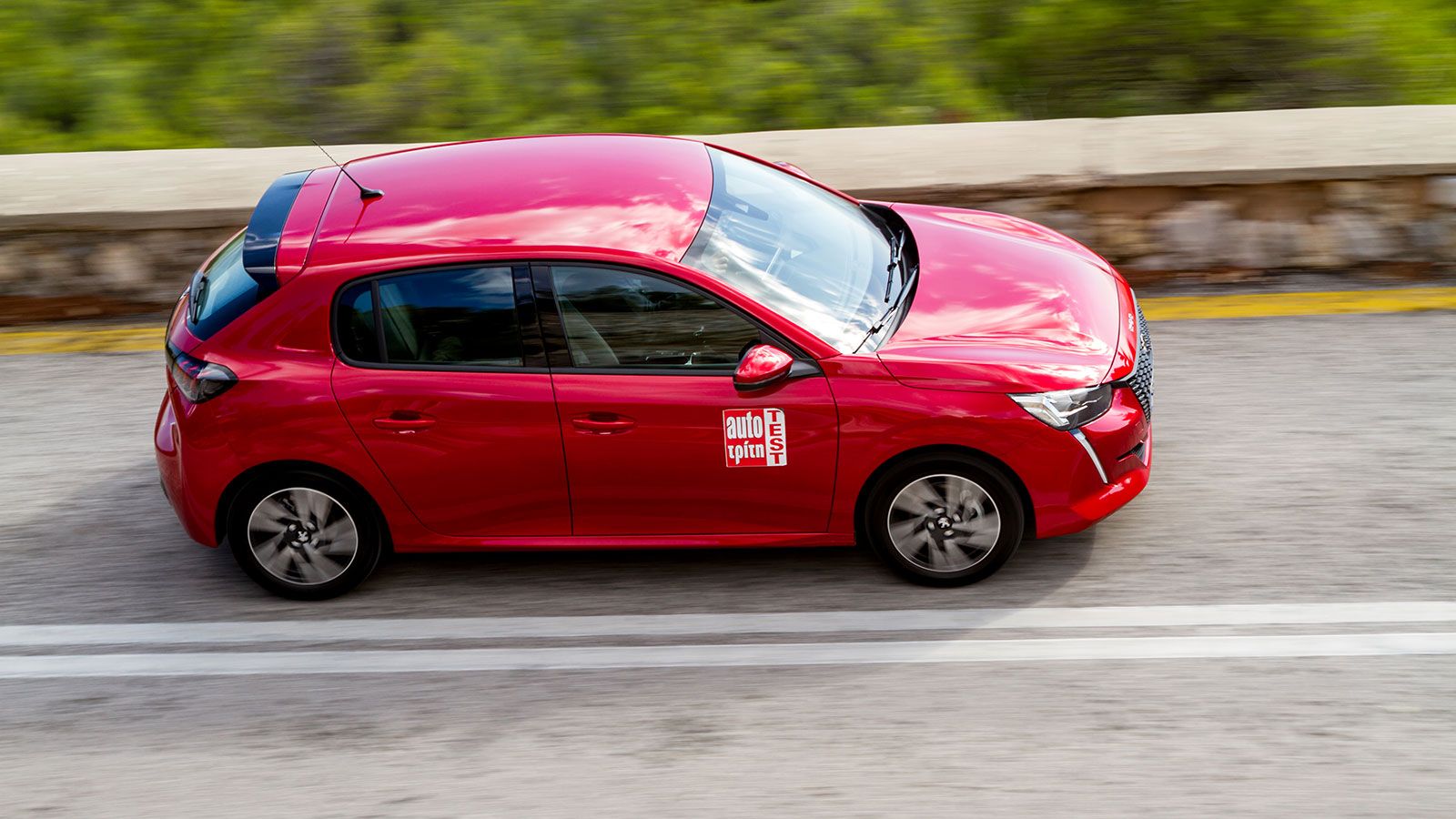 Peugeot 208: Φθηνότερο βενζίνης, diesel να μην καίει ή γκαζιάρικο ηλεκτρικό;