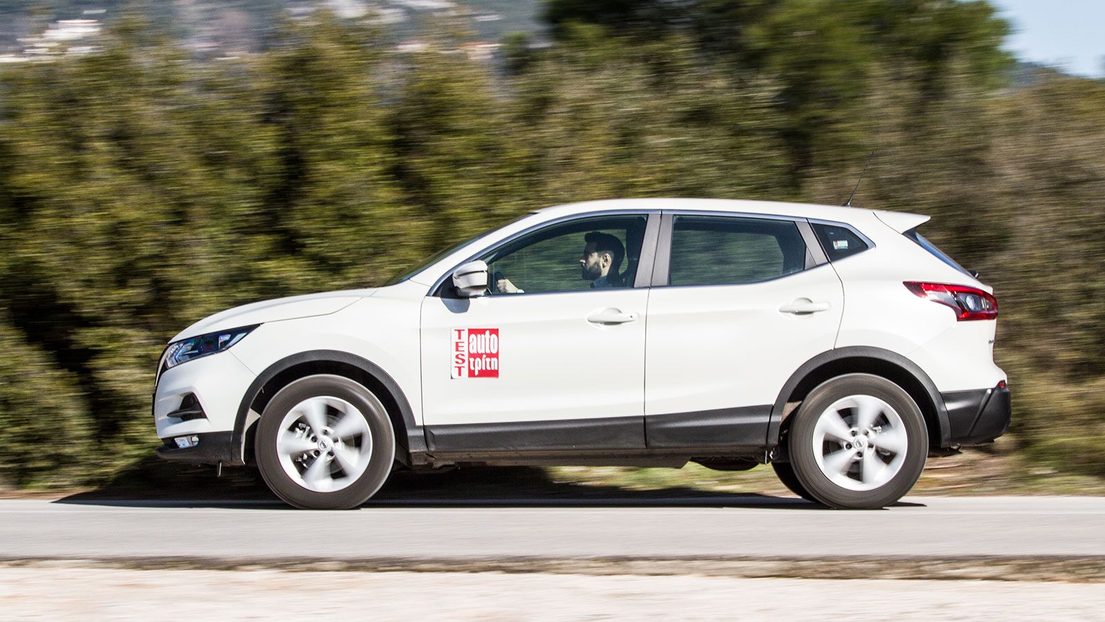 Εξαιρετικός ο 1,33 λτ. turbo κινητήρας των 140 ίππων, που κινεί τη βασική βενζινοκίνητη έκδοση του Nissan 
Qashqai, με πολιτισμένη λειτουργία και εξα