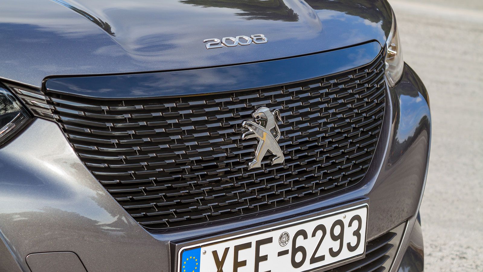 Peugeot 2008 Vs Nissan Qashqai