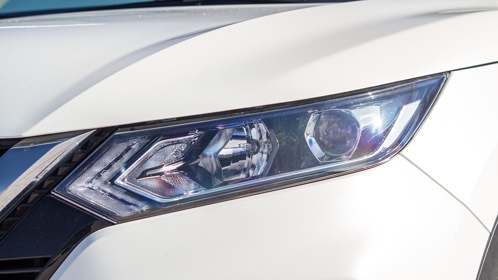 Peugeot 2008 Vs Nissan Qashqai