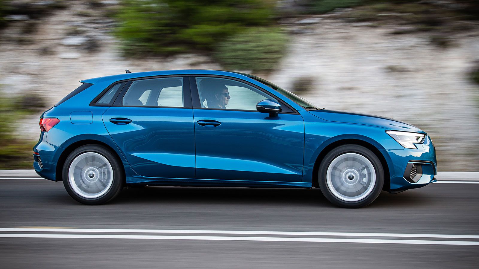 Το νέο Audi Α3 Sportback 
επιτέλους απέκτησε κάποιον χαρακτήρα αποτάσσοντας τη σχεδιαστική βαρεμάρα των προηγούμενων γενεών.