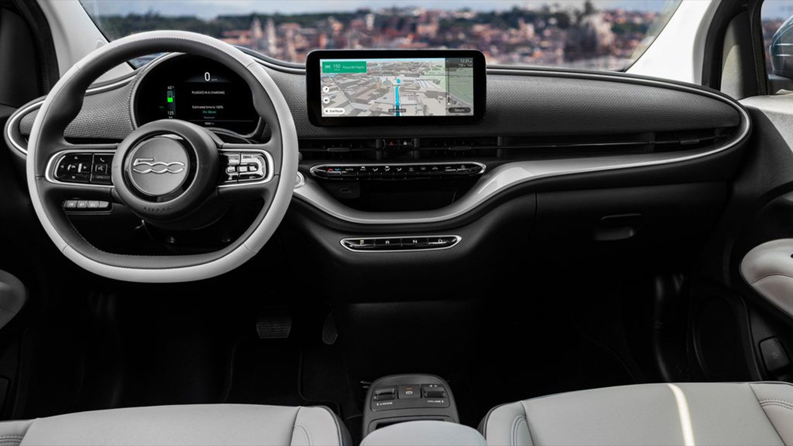 Το εσωτερικό του Fiat 500e διακρίνεται για το νεανικό, trendy και high-tech χαρακτήρα του.