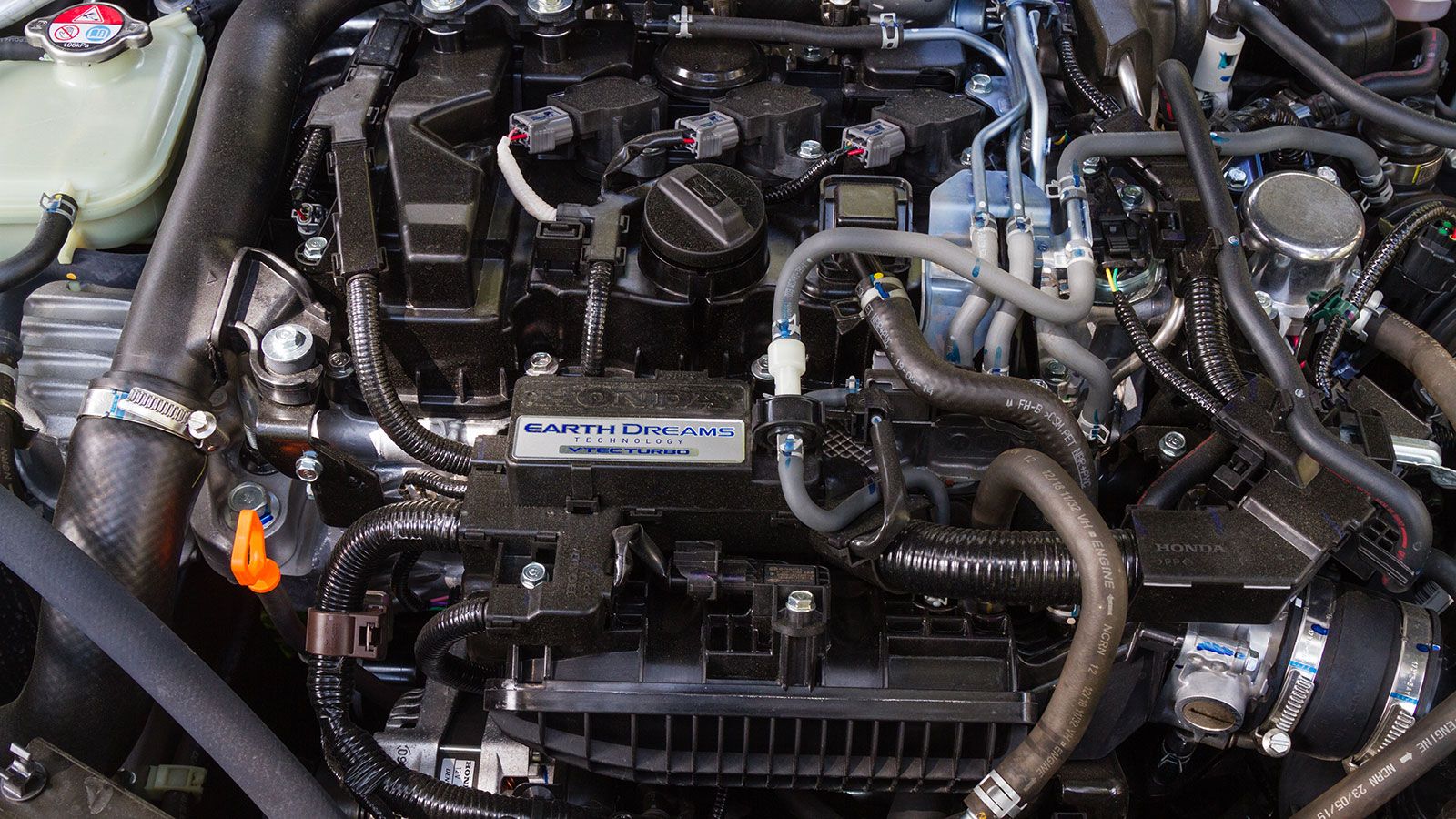 Ο 1.000άρης κινητήρας VTEC Turbo του 
Civic είναι ικανός και πολιτισμένος παρά το αρχικό «κόμπιασμα» στις πολύ χαμηλές στροφές. 